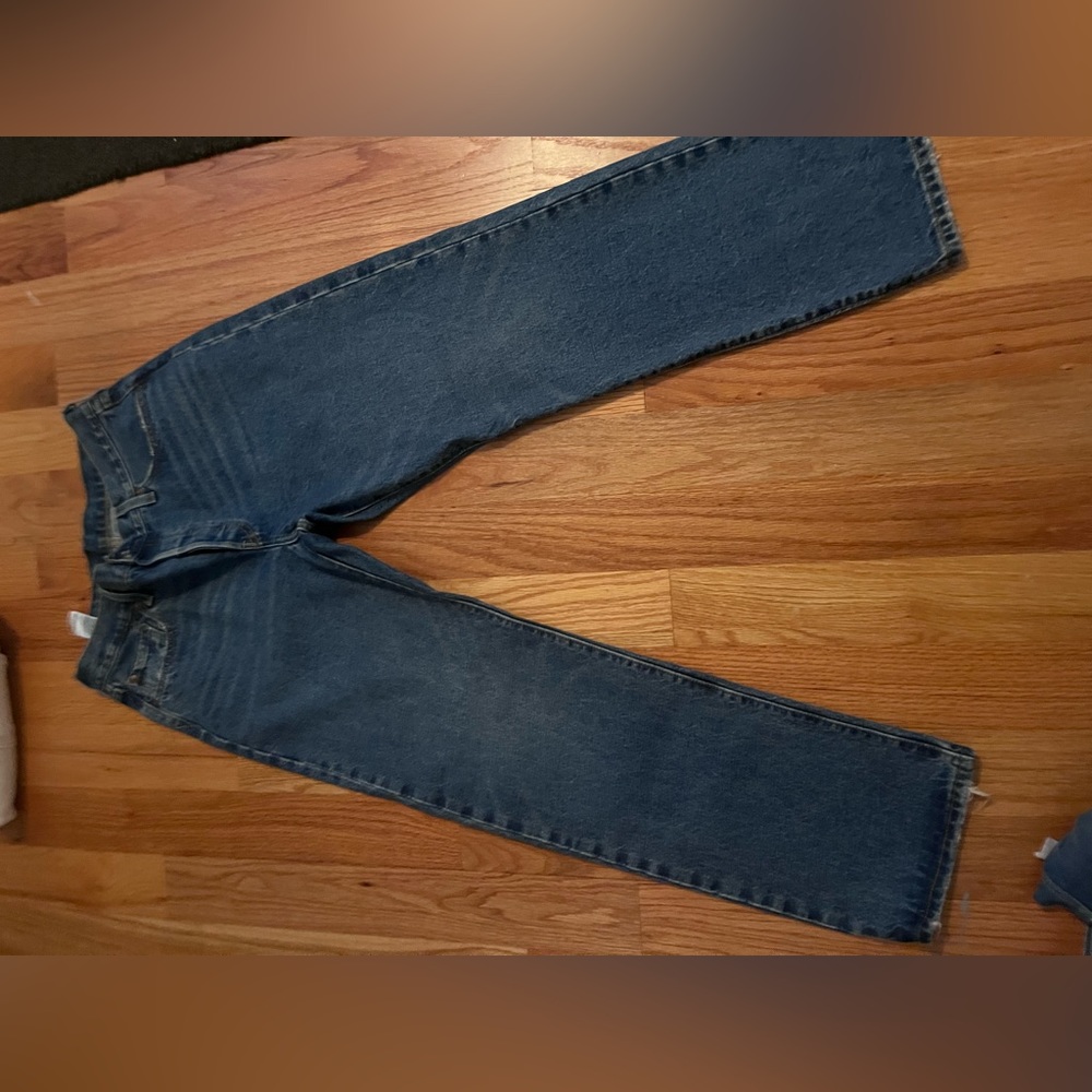 Levi’s straight legged high rise jeans